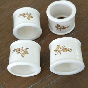 Set of 4 ceramic leaf pattern napkin rings